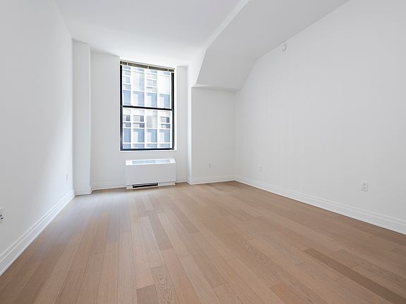 3rd image of 70 Pine St APT 722