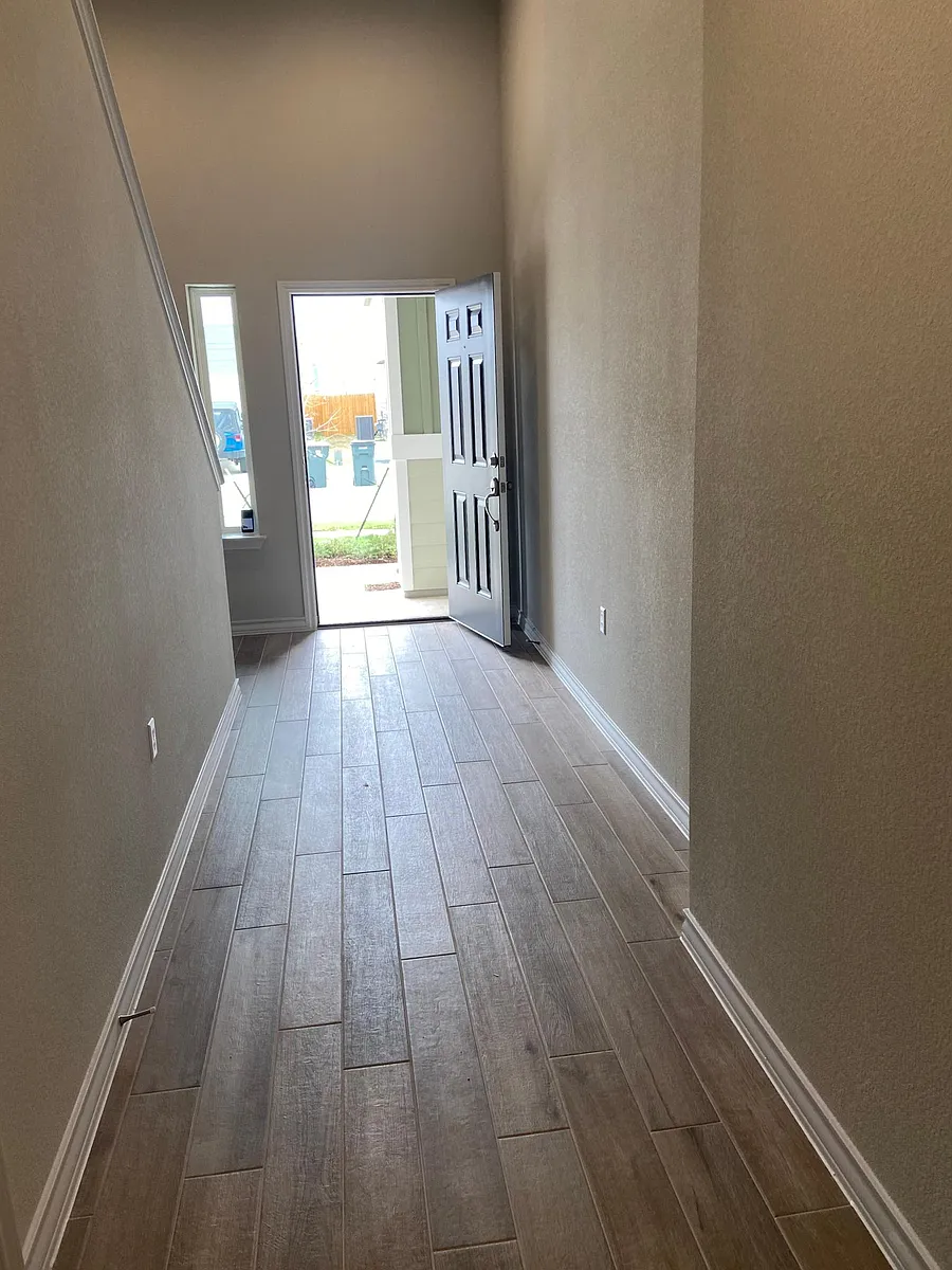 Building Photo - 1602 Denesa Dr