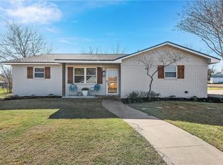 101 Redbud Cir, Hewitt, TX 76643