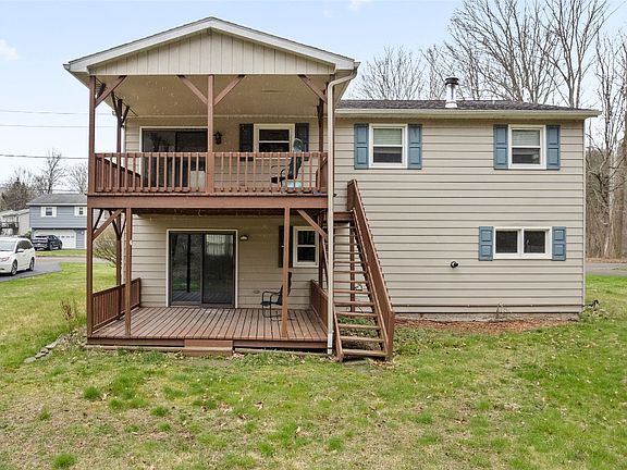 2nd image of 121 Sandy Dr