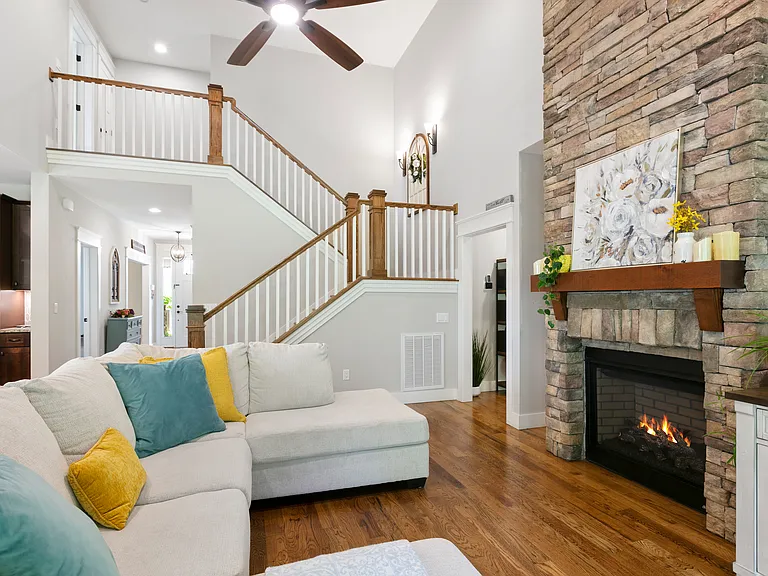 179 Barnrock Dr — Photo 9