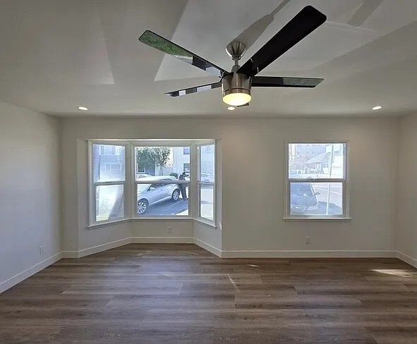 102 Gaviota Ave — Photo 2