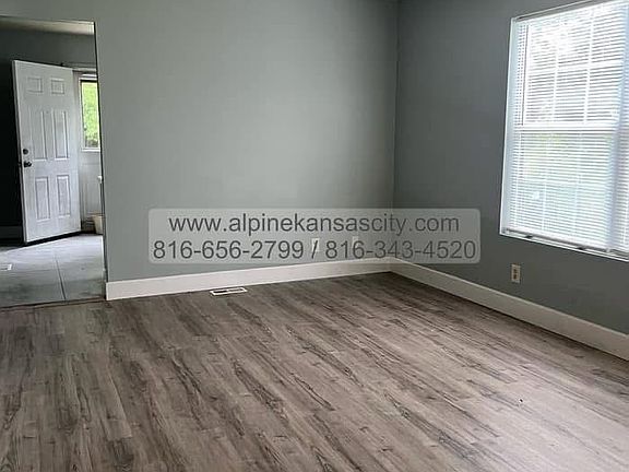 4th image of 1805 Jackson Ave