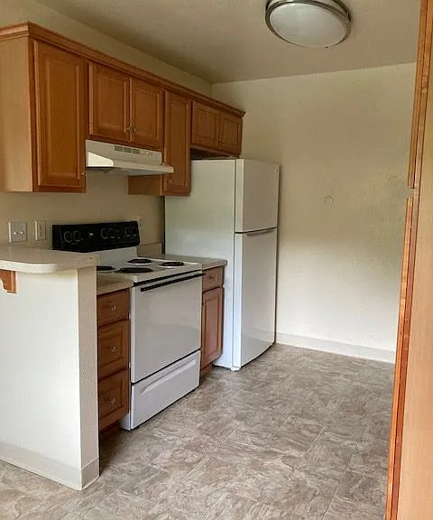 Adobe Falls Village Apartments — Photo 26