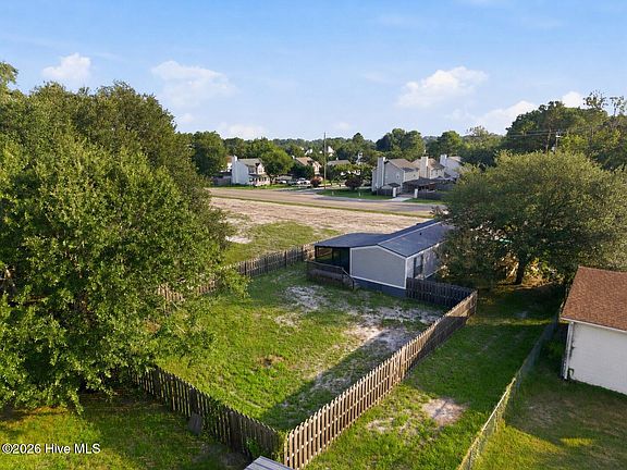3rd image of 6110 Gordon Road