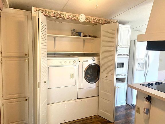 4th image of 33142 Beach View Dr