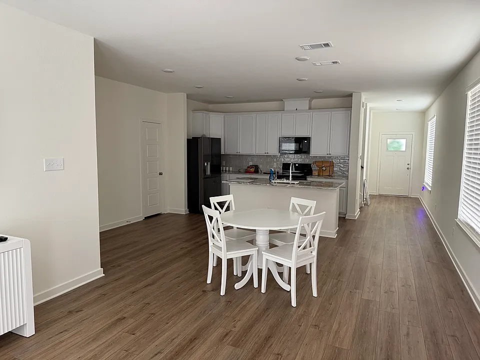 1117 Elise Ave #3