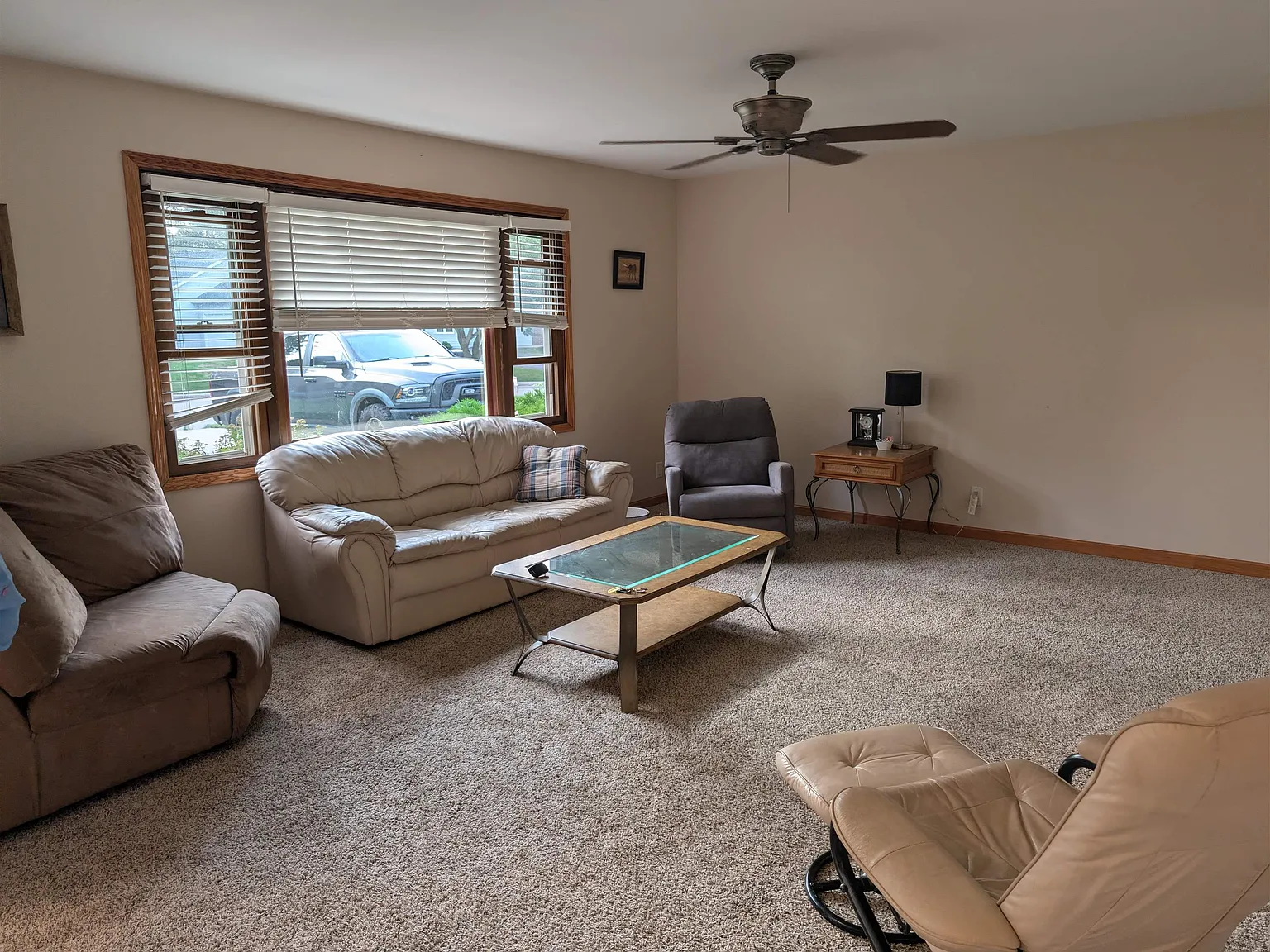 3 bed, 2.0 bath, 1450 sqft, $2,600 — Photo 4