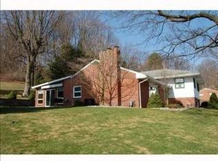 102 Franklin Dr, Greensburg, PA