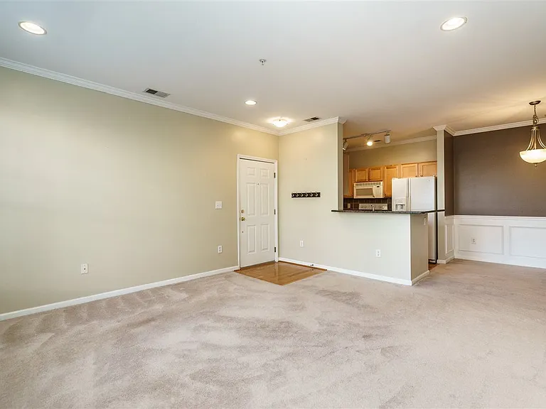 800 Moratuck Dr #206 — Photo 5