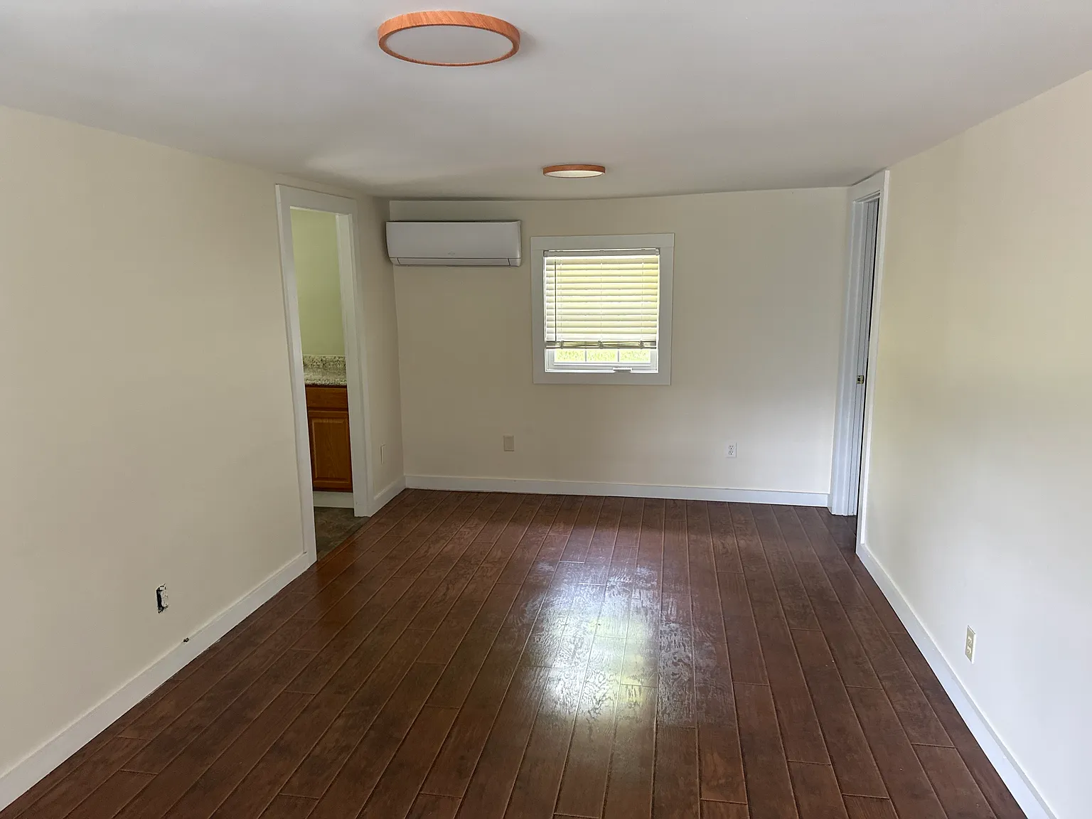 2 bed, 800 sqft, $1,100 — Photo 4