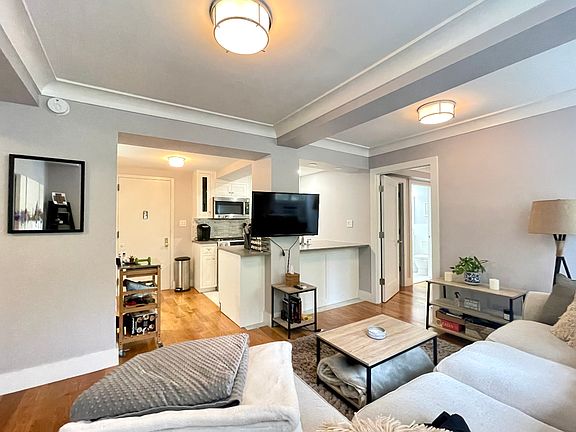 4th image of 752 W End Ave APT 4D
