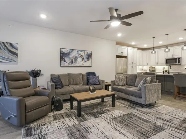6804 Westview Dr #3305, Houston, TX 77055