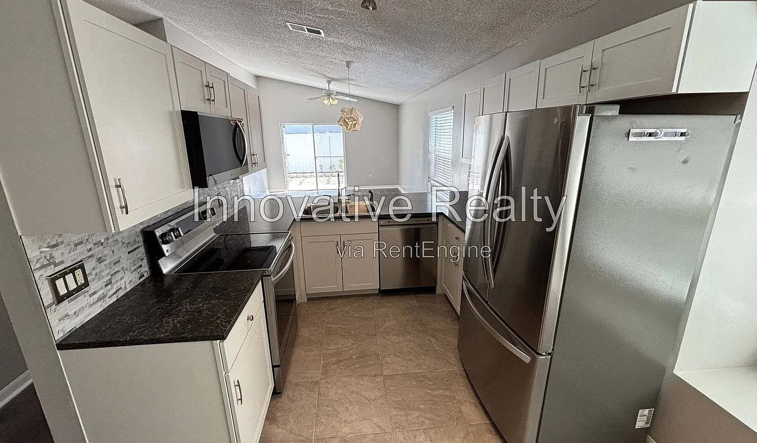 3 bed, 2.0 bath, 1161 sqft, $2,095 — Photo 3