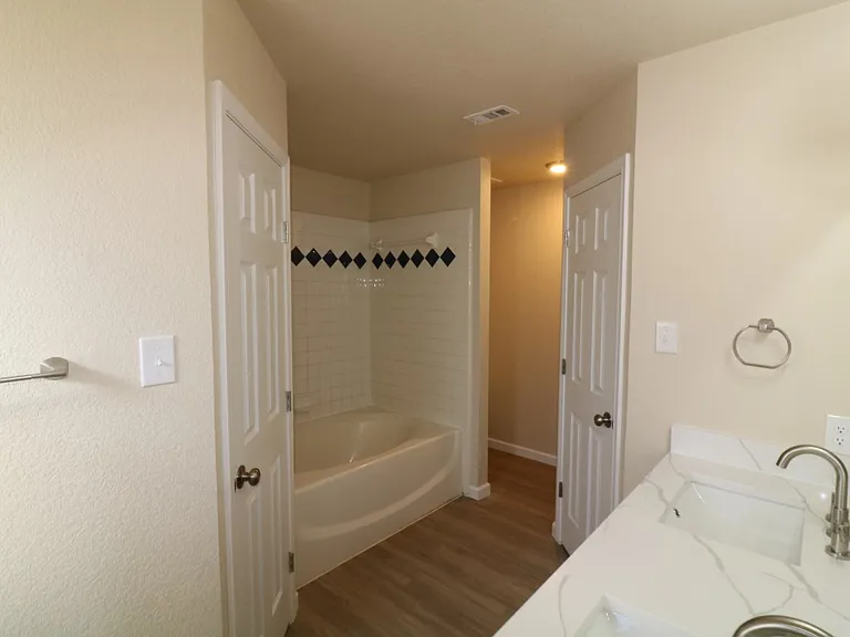 4304 Captain Dr — Photo 12