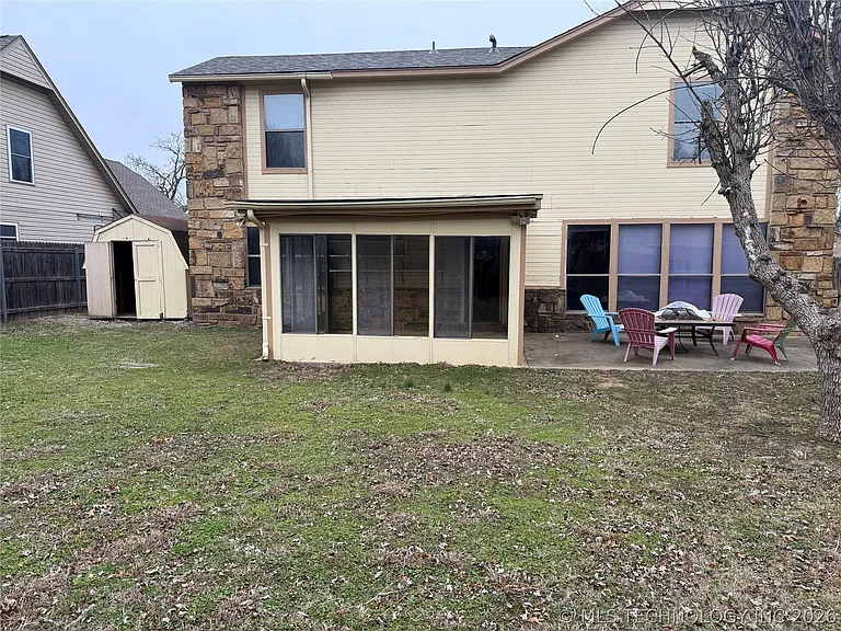 2614 S Gardenia Ave — Photo 4