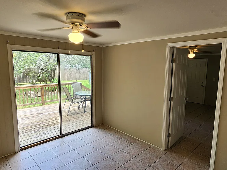 Dining room.