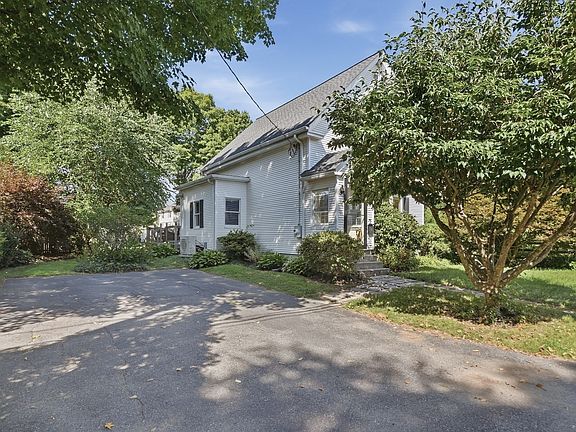 3rd image of 19 Forest Ave