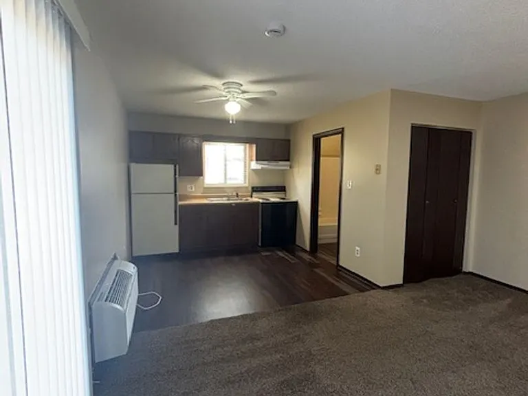 100 Governors Ct — Photo 2