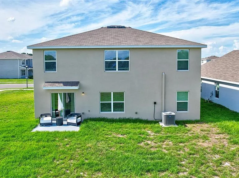 7601 Rosewood Garden Loop — Photo 44