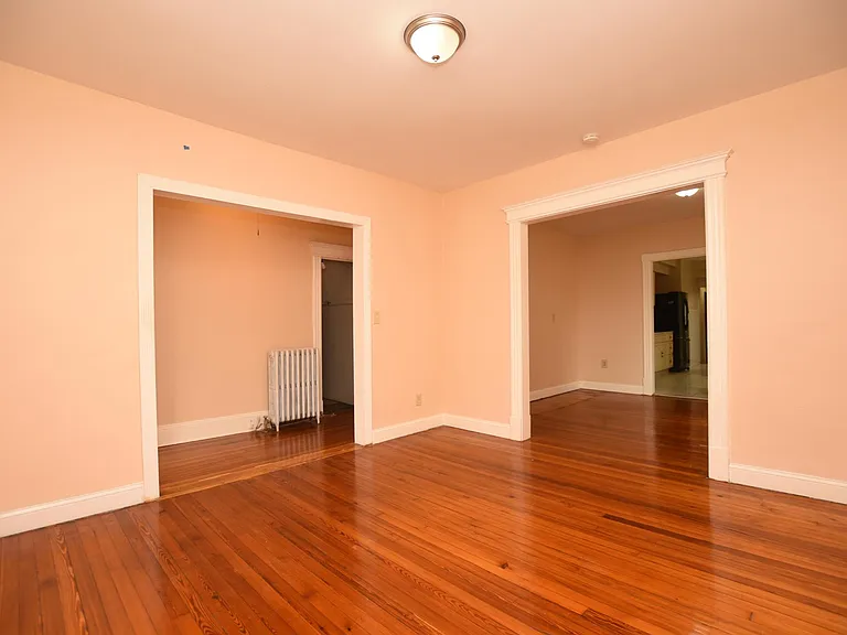 176 Adelaide St #1 — Photo 12