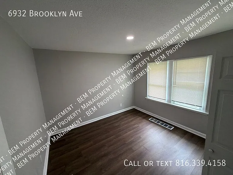 6932 Brooklyn Ave — Photo 10