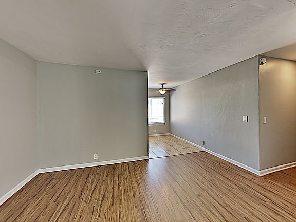 3rd image of 4414 37th St APT 8