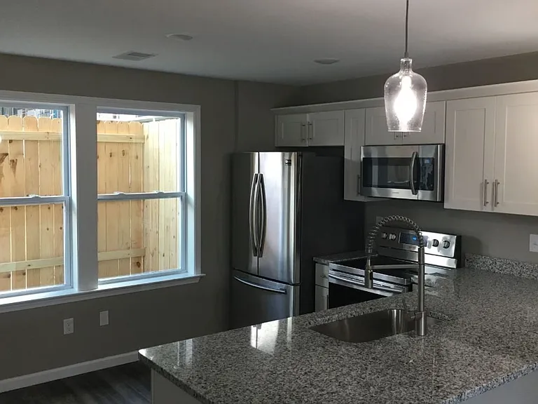 613 Brister St #106 — Photo 8