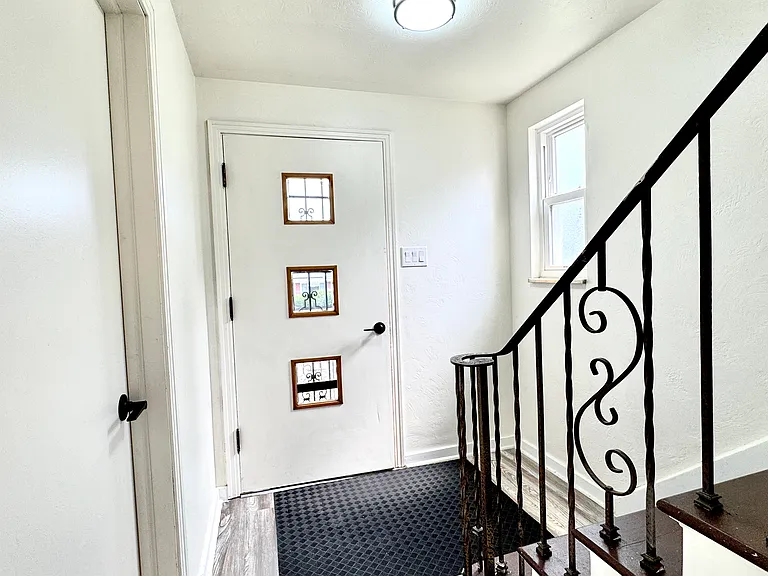 2919 Pioneer Ave #1 — Photo 13
