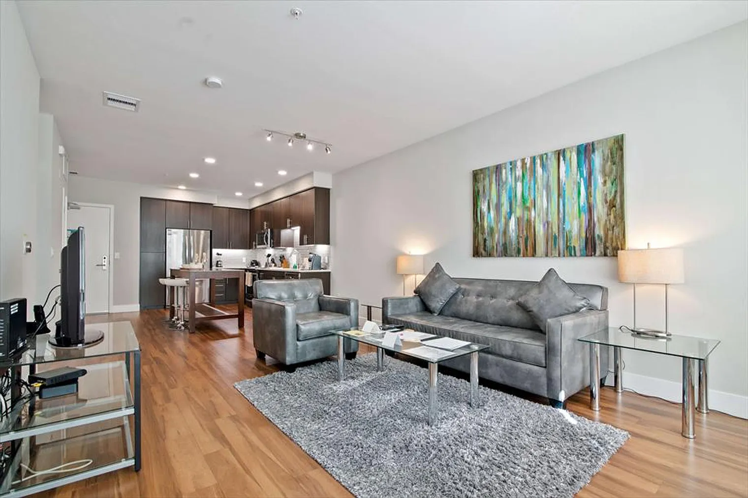 1 bed, 1.0 bath, 742 sqft, $9,352 — Photo 1