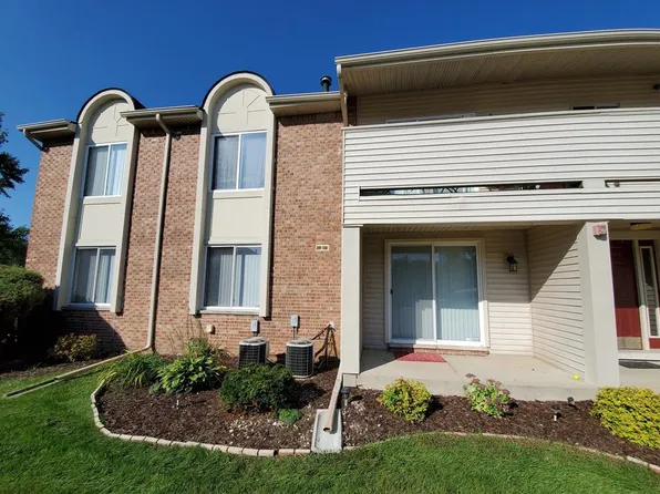 44477 Savery Dr, Canton, MI 48187