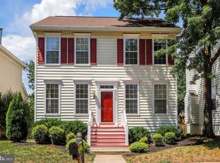 43400 Edgewater St, Chantilly, VA 20152