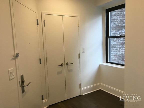 5th image of 15 Park Row APT 22E