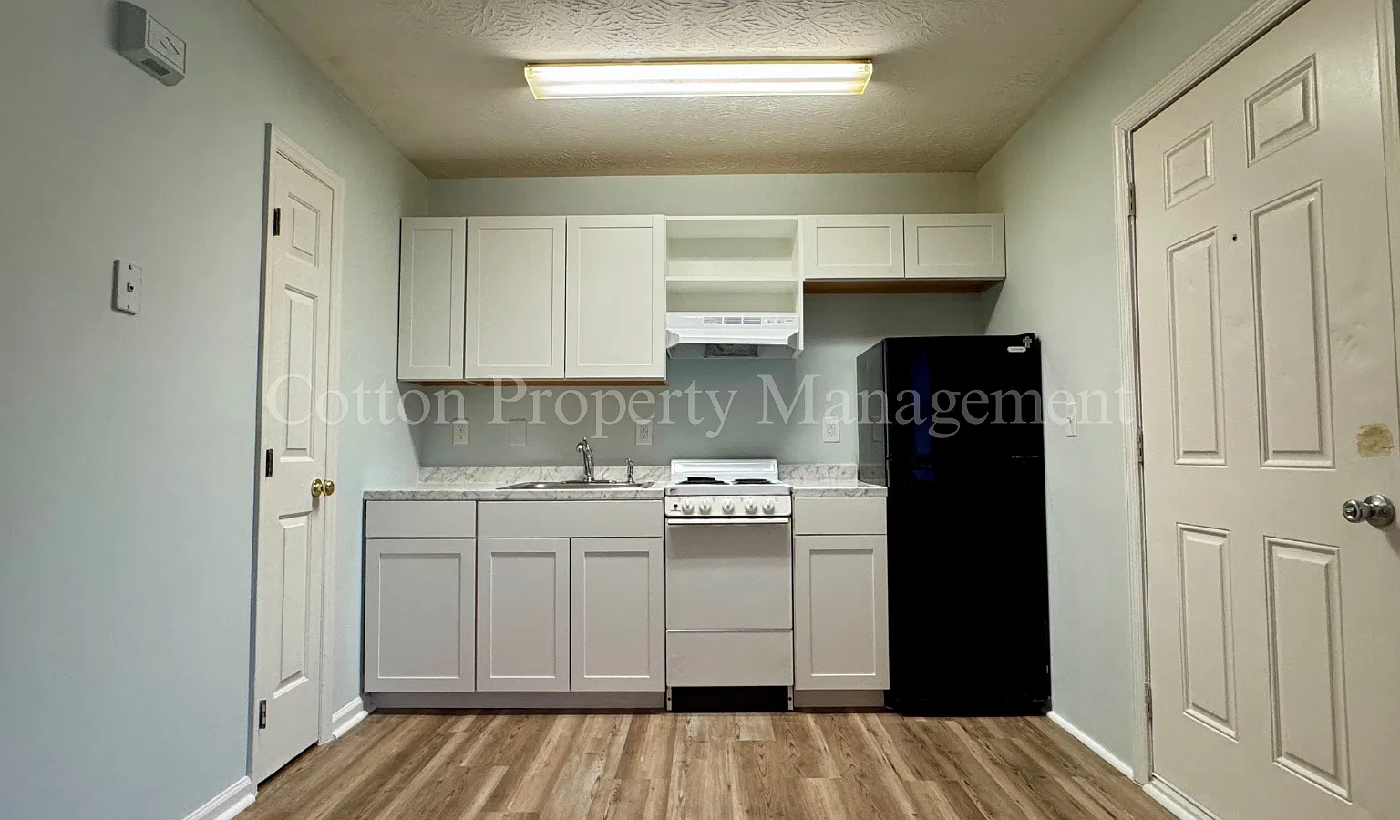 Studio, 1.0 bath, 371 sqft, $900 — Photo 4