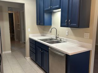 328 Northbank Ct APT 52, Stockton, CA 95207