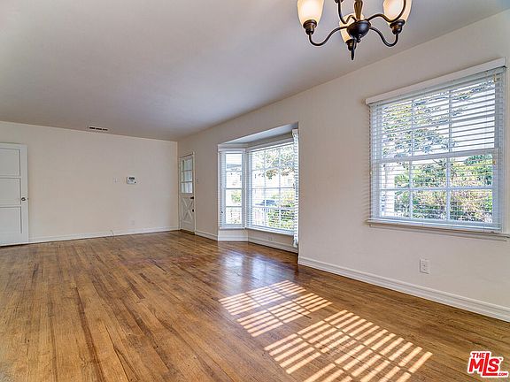 4th image of 6648 W 80th Pl