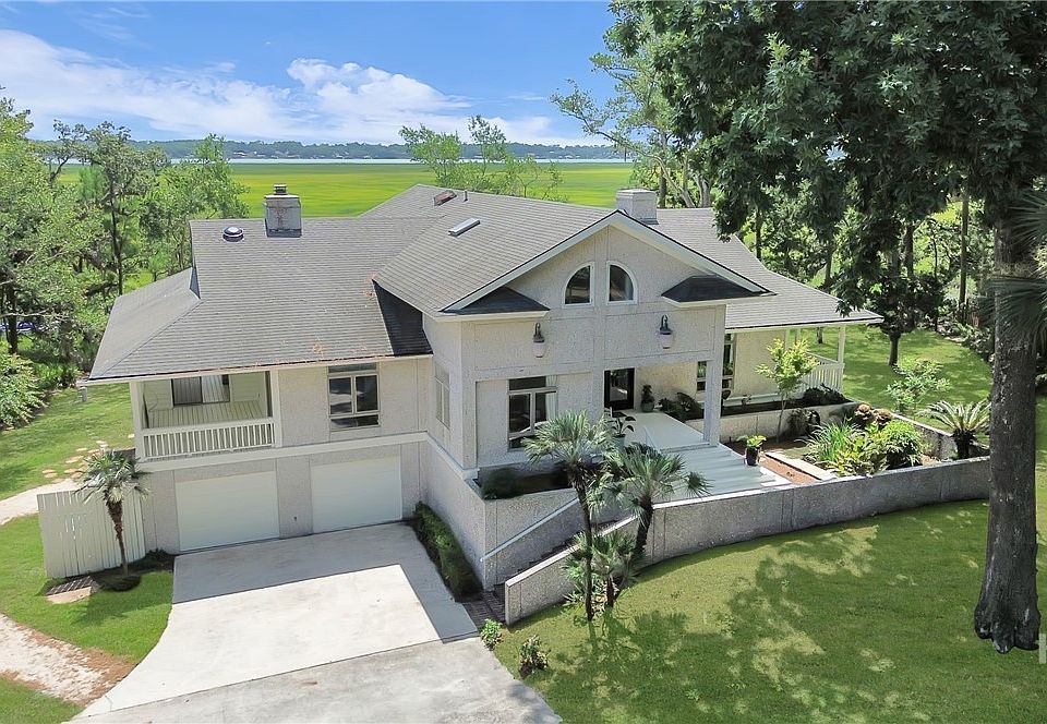 1st image of 18 Modena Island Dr