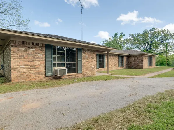 2015 Court Dr, Palestine, TX 75803