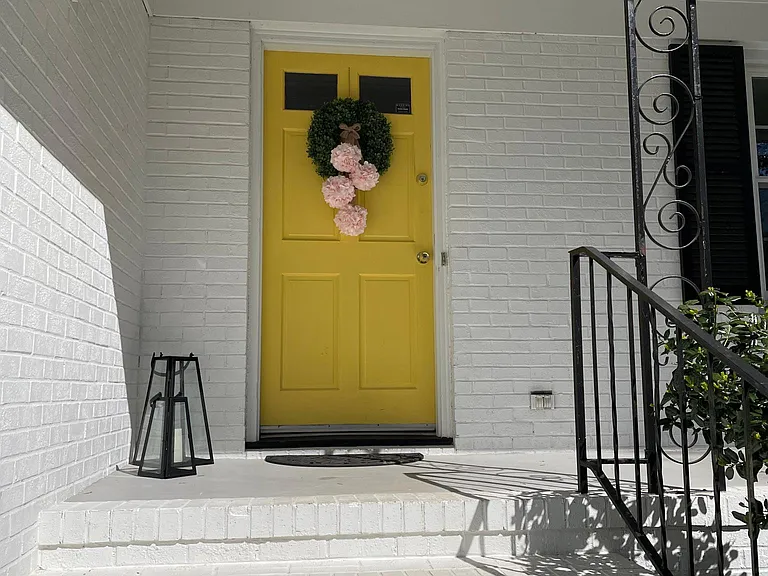5404 Knollwood Rd — Photo 2