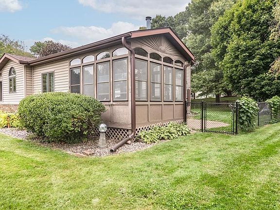 3rd image of 2925 Plum Tree Cir S