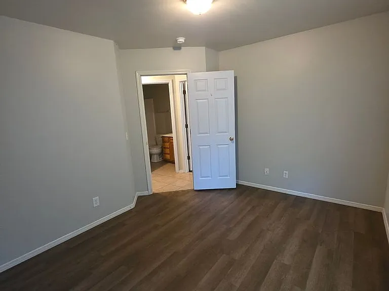 106 Willow Creek Dr — Photo 15