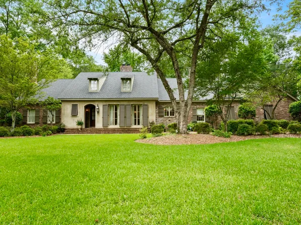 112 Heatherwood Dr, Hattiesburg, MS 39402