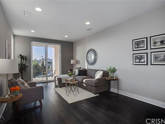3rd image of 1876 Lucretia Ave