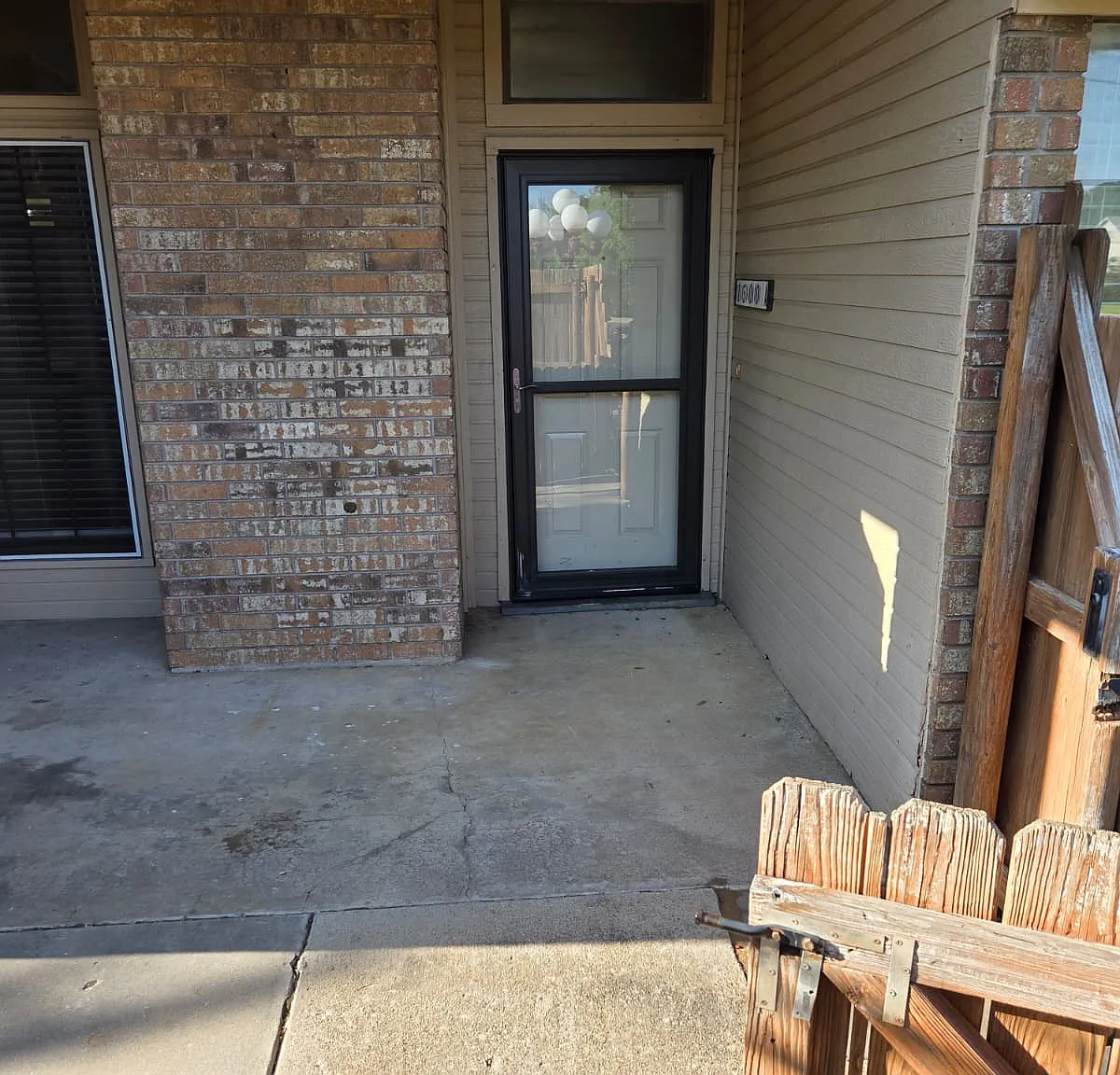 3 bed, 2513 sqft, $1,500 — Photo 3