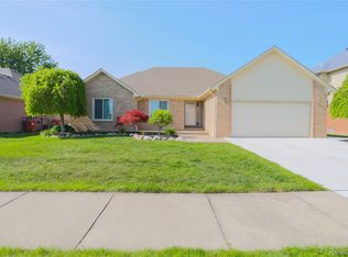 21595 Sabrina Dr, Macomb, MI 48044
