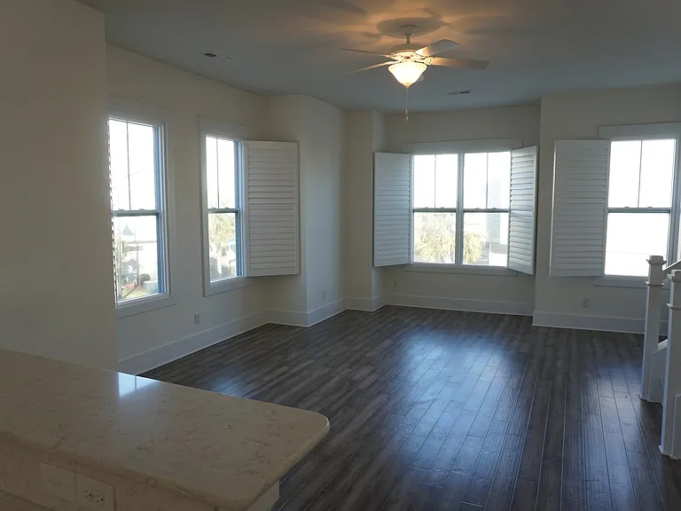 4032 Tamarisk Ln — Photo 25