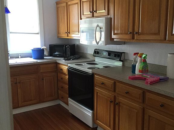 3rd image of 1167 32nd St