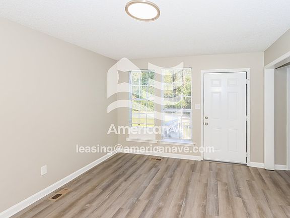 1237643_003_wm_-_living_room_13192313.jpg