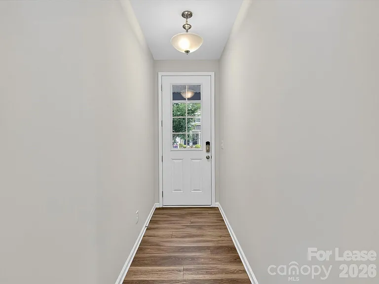 420 Burr St — Photo 6