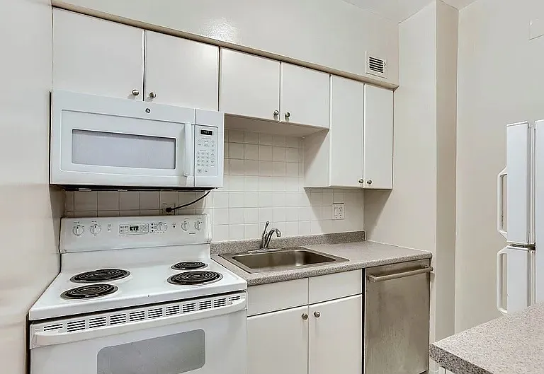 1 bed, 488 sqft, $1,950 — Photo 4
